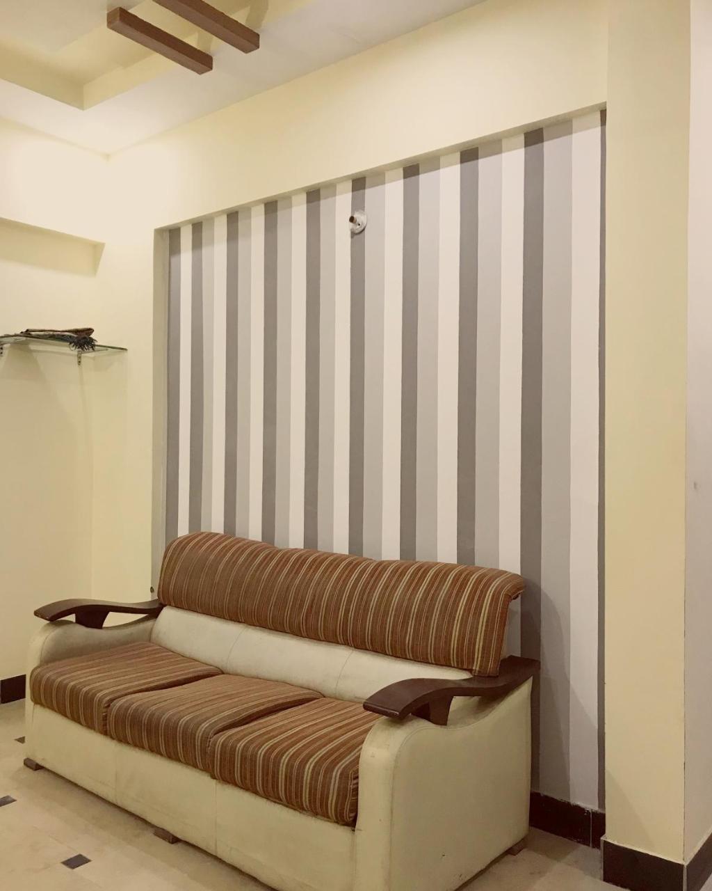 Hotel Second Home Karachi Bagian luar foto
