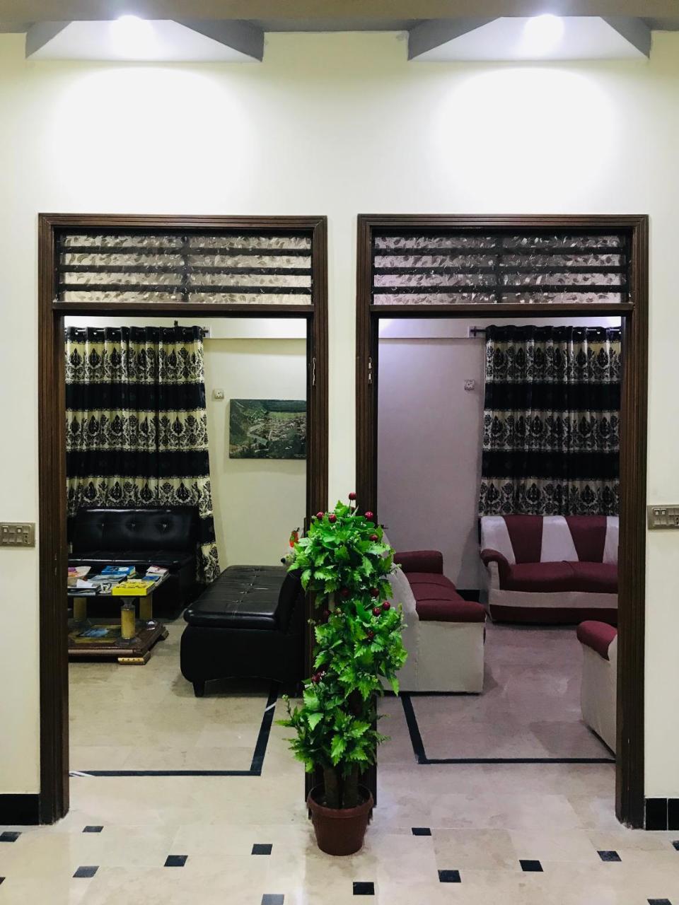 Hotel Second Home Karachi Bagian luar foto