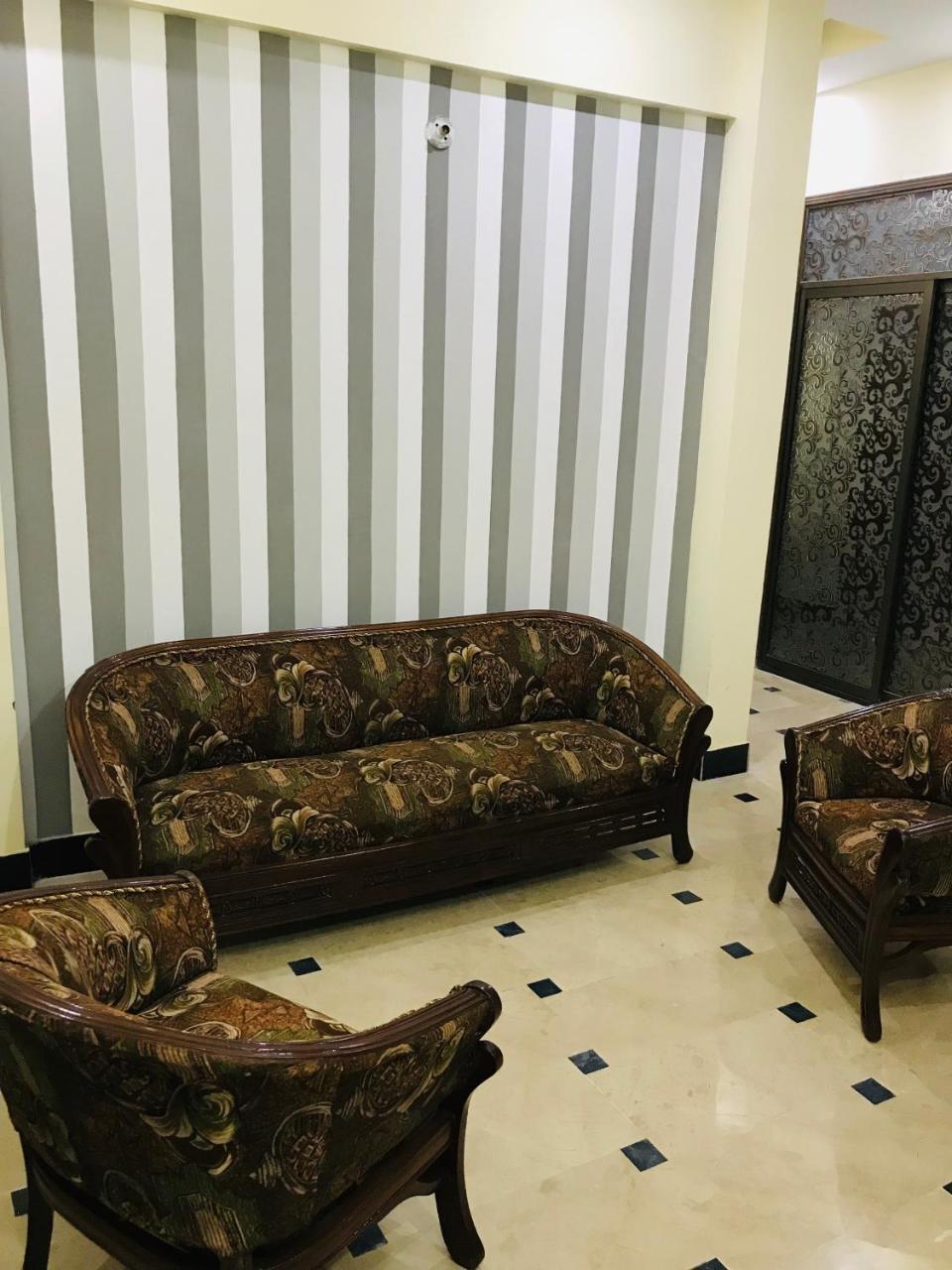 Hotel Second Home Karachi Bagian luar foto